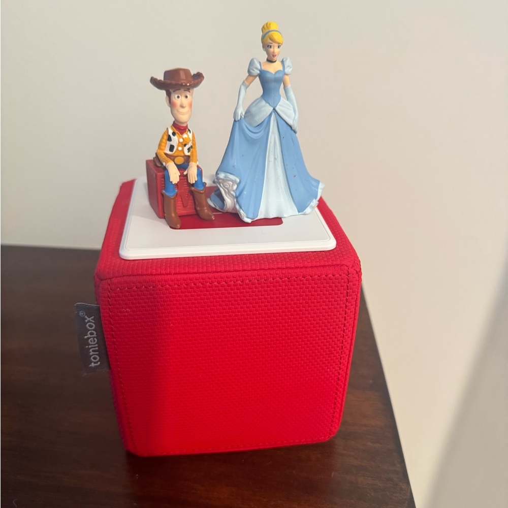 Tonie Box w/ Characters